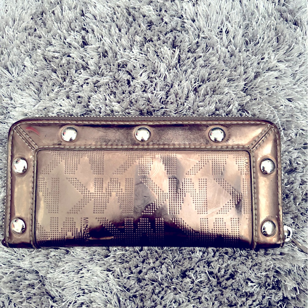 Michael Kors used wallet 💕send offers💕